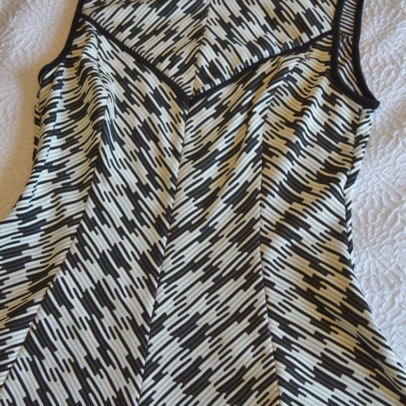 3/$25 Donna Morgan Sleeveless Dress - Picture 8 of 9